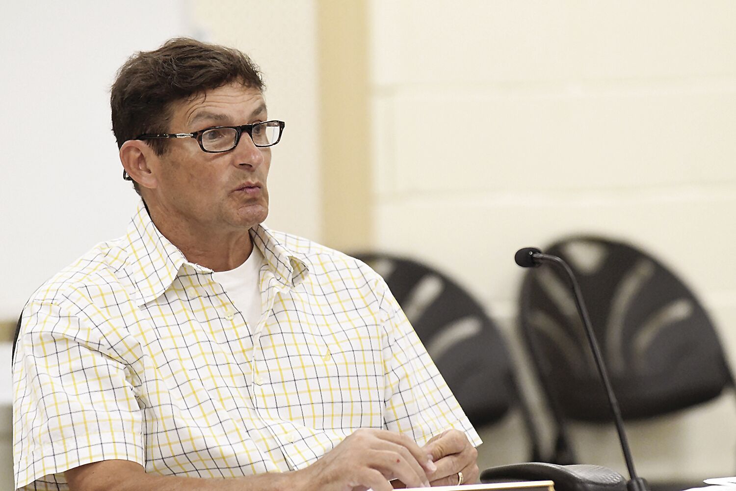 Davison gets pushback on moving sixth graders to middle school